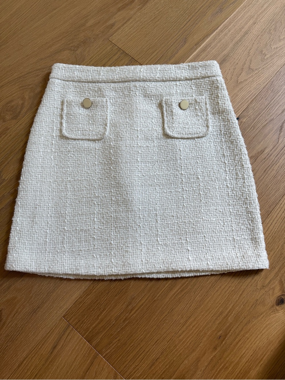Madison D’Amelie Cream Tweed Mini Skirt with Front Pocket Detail Sz. 6